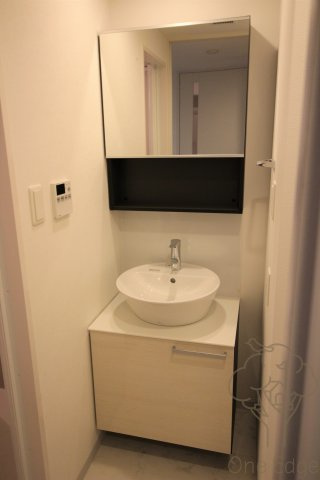 N°77UMEDAの独立洗面台