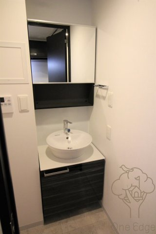 N°77UMEDAの独立洗面台
