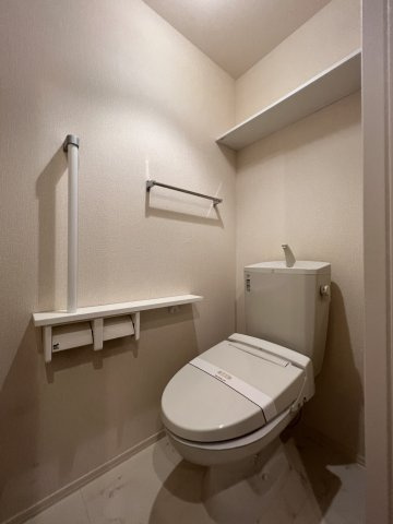 グランマルシェのトイレ|トイレ／温水洗浄暖房便座付き