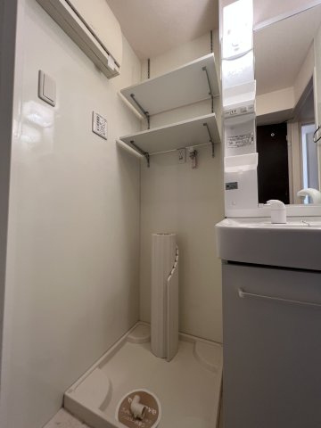 グランマルシェの洗面所|洗濯機置き場