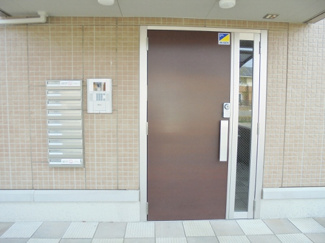 【エントランス】 | オートロック機能付き