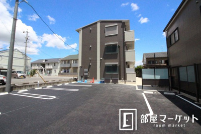 【駐車場】 | ファミールカルミア | 同型タイプ