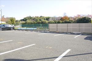 グランディールＣの駐車場