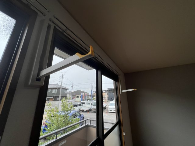シャルマンの設備|雨の日や花粉対策に室内物干し