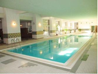 【その他共用部分】 | 共用部の室内プールです