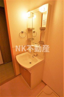 【洗面所】 | リバーサイド・ルーチェ（高井田賃貸） | 脱衣スペースもあります