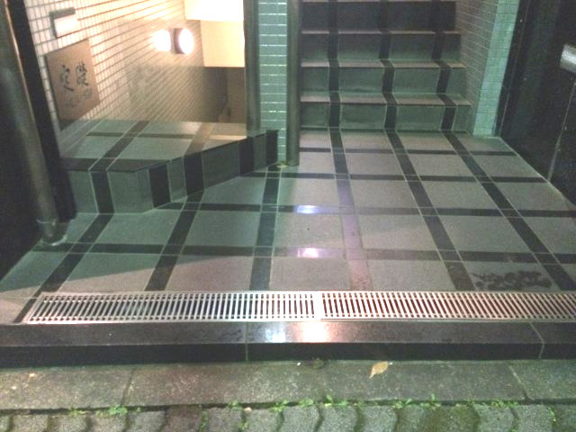 目黒FSDビルのエントランス