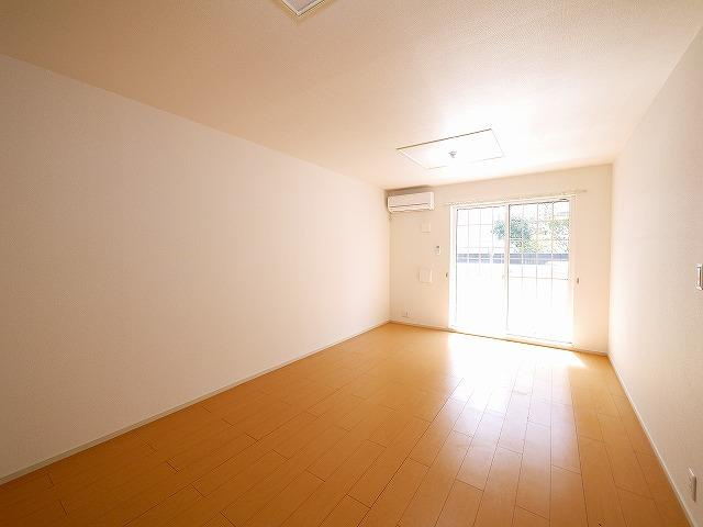 プリムローズ（奈良市敷島町）の居間・リビング|おしゃれな居間です