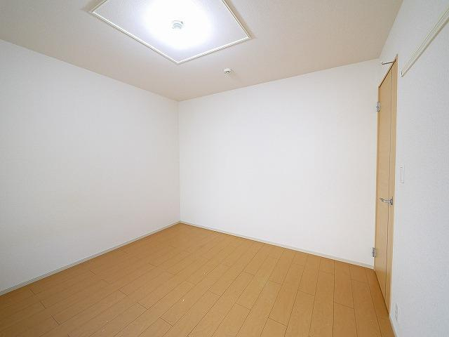 プリムローズ（奈良市敷島町）の洋室|きれいな洋室です