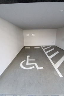【駐車場】