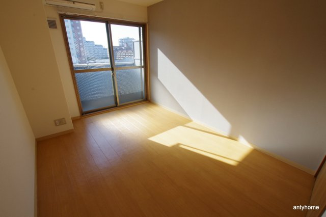 みおつくし都島　仲介手数料無料の居間・リビング