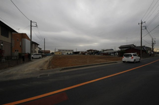 【前面道路含む現地写真】