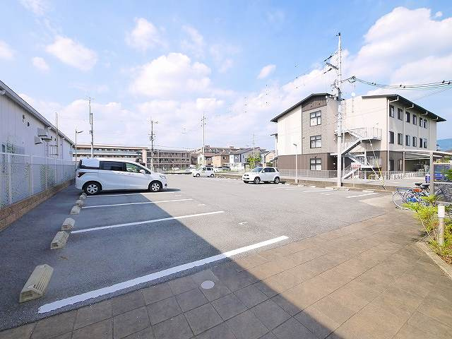 セジュール恋の窪の駐車場|駐車場完備です
