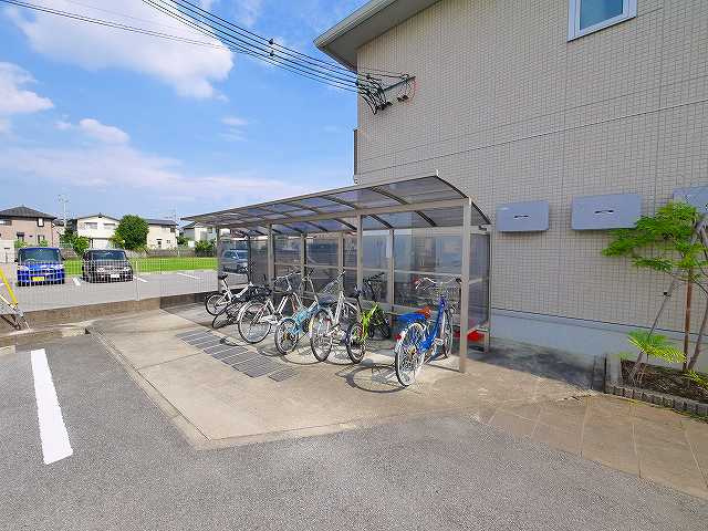 セジュール恋の窪のその他共用部分|ゆったりとした駐輪スペース