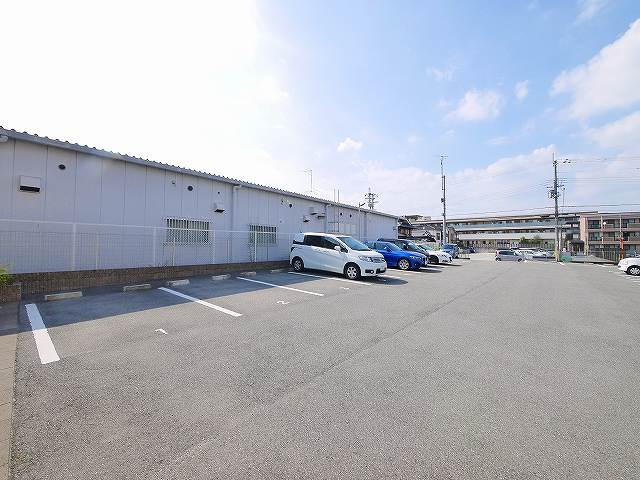 セジュール恋の窪の駐車場|カースペースがあります