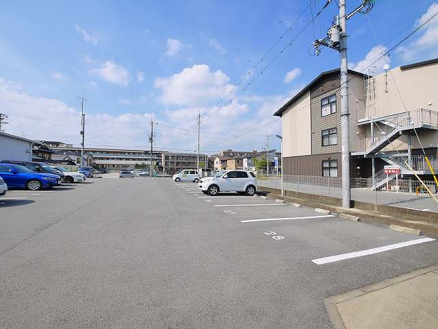 セジュール恋の窪の駐車場|駐車場完備です