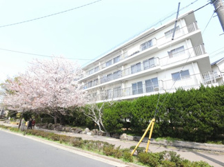 【外観】 | 外観写真：2路線3駅利用可能　フルリフォーム住戸（平成30年4月撮影）