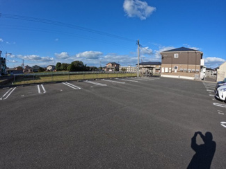 【駐車場】