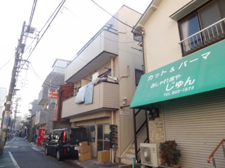 【外観】 | 大竹ビル　三河島駅から徒歩３分・日暮里駅へも徒歩圏内の好立地！尾竹橋通りから１本中に入った場所にあり、静かな環境！