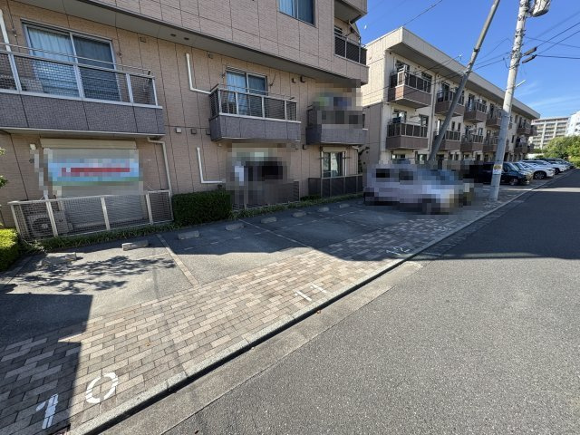 ニューノース参番館の駐車場