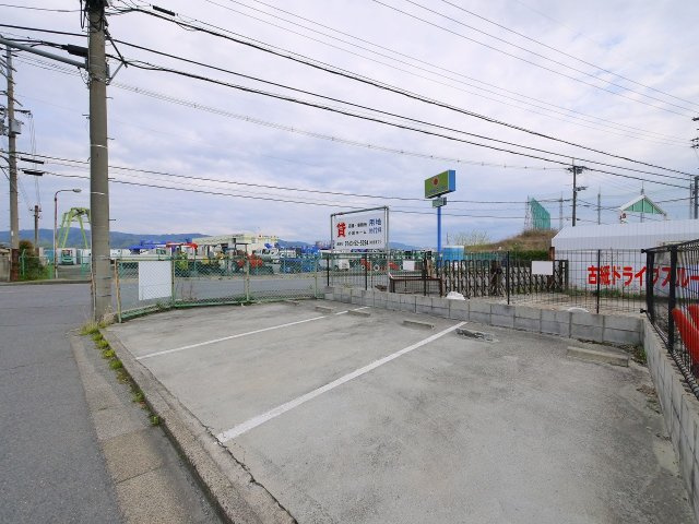 こだまビルの駐車場