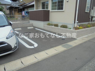 【駐車場】