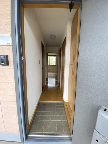 さくら日のハイツの玄関