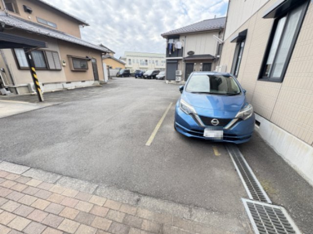 ドエルＡの駐車場