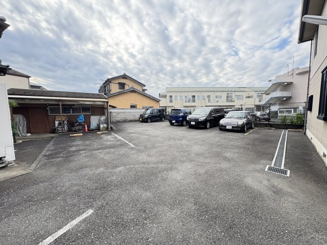 ドエルＡの駐車場