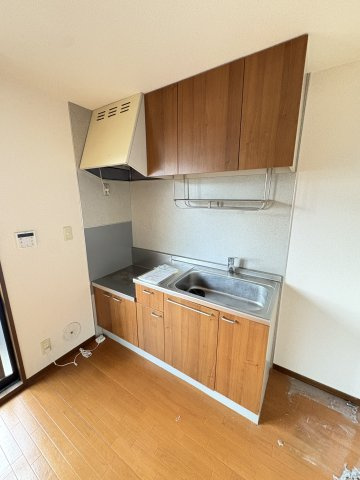 ドエルＡのキッチン|写真は同建物の別部屋を参考に掲載しております。