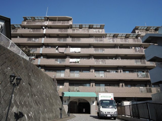 【外観】 | 横浜市営地下鉄ブルーライン「岸根公園」駅徒歩4分と好立地。