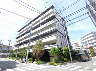 【外観】 | 東急東横線「東白楽」駅徒歩2分の好立地！JR京浜東北線「東神奈川」駅徒歩10分！京浜急行電鉄本線「仲木戸」駅徒歩12分の3路線3駅利用可能！
