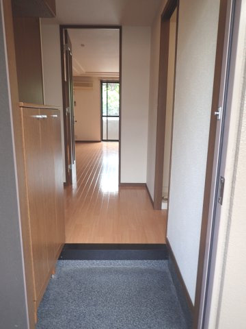 ルピナスの内装