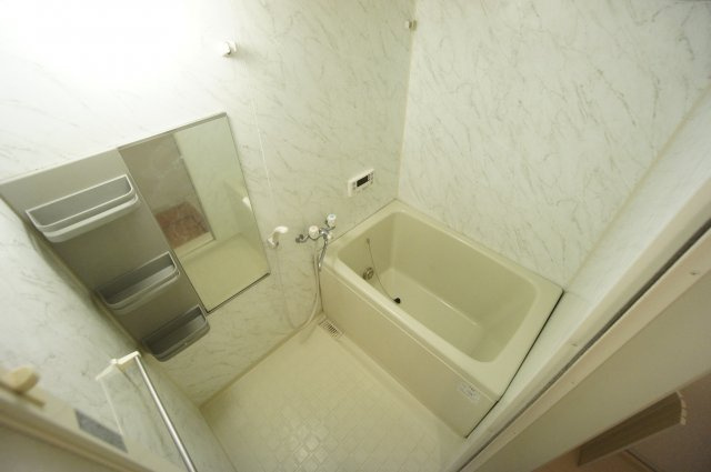 クリスタルハイツＡの浴室