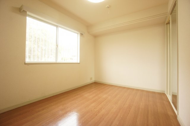 クリスタルハイツＡの寝室