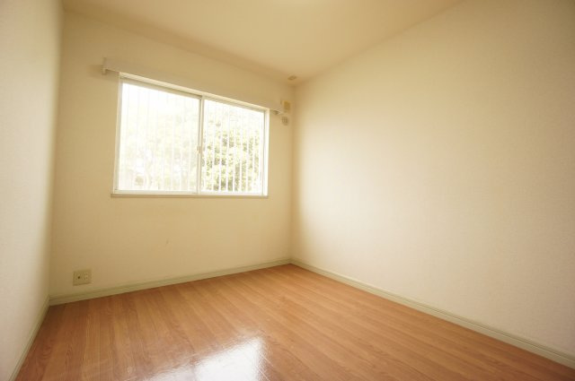 クリスタルハイツＡの洋室