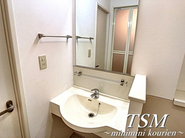 Ｑｕａｔｒｅ　Ｄｅｍｅｕｒｅの独立洗面台