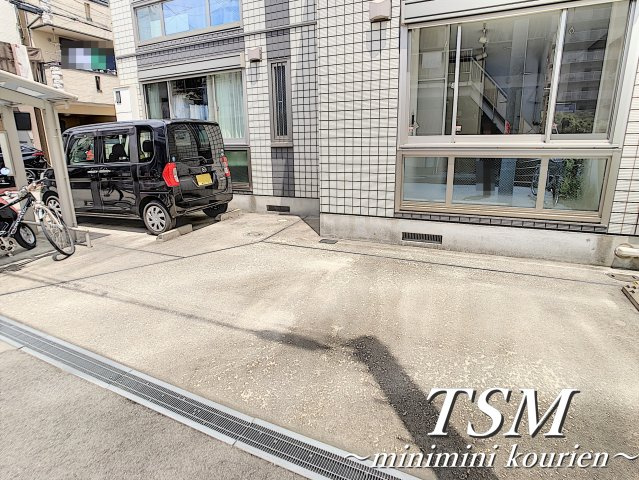 Ｑｕａｔｒｅ　Ｄｅｍｅｕｒｅの駐車場