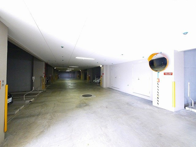 ネオハイツ学園前Ⅴ番館の駐車場|駐車場があります