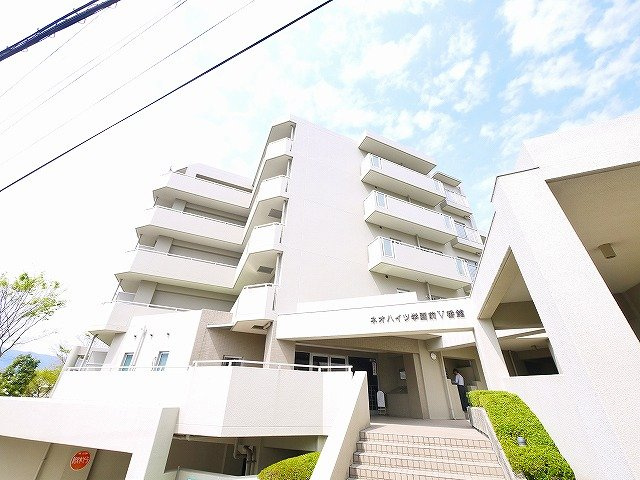 ネオハイツ学園前Ⅴ番館の外観|きれいな外観です