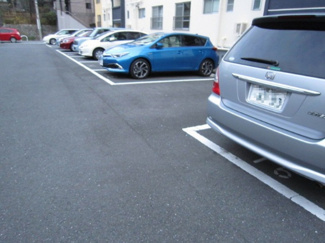 【駐車場】 | いつでも目の届く敷地内に駐車場があります♪荷物がかさばりがちなお買物にも、敷地内駐車場があると便利ですよね☆