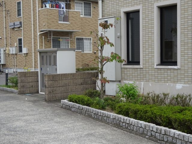ジュネスのその他共用部分|敷地内ゴミ箱で忙しい朝も安心！