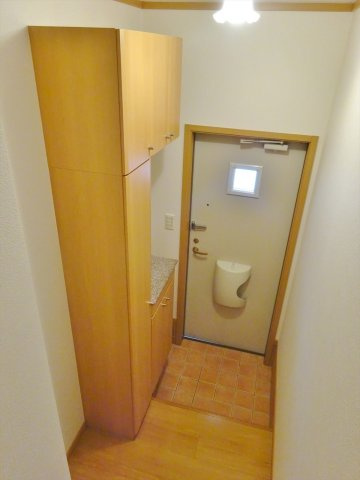 カメリア・レッド　Ａの玄関