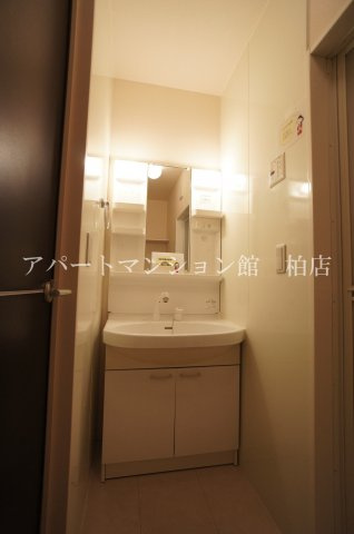 アネーロ・チヨの独立洗面台|★大きなシューズボックスあります