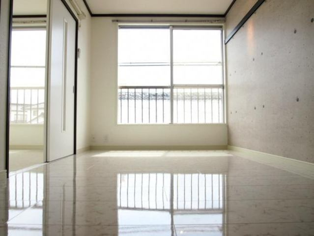 ファーストライフⅣの居間・リビング