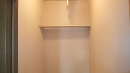 サニーコート田辺の設備|トイレの上に棚付きです