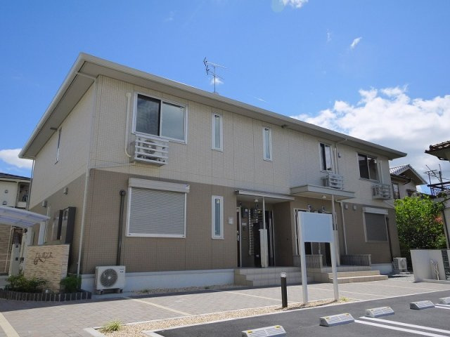 エレガンスの外観|おしゃれな外観です。