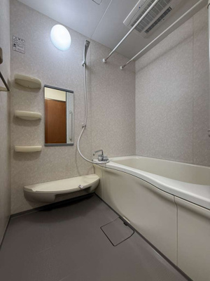 【浴室】 | シエロアスール【SHM】 | 追焚機能付きバスルームです♪物干しバーも付いているので雨の日のお洗濯も安心ですね☆