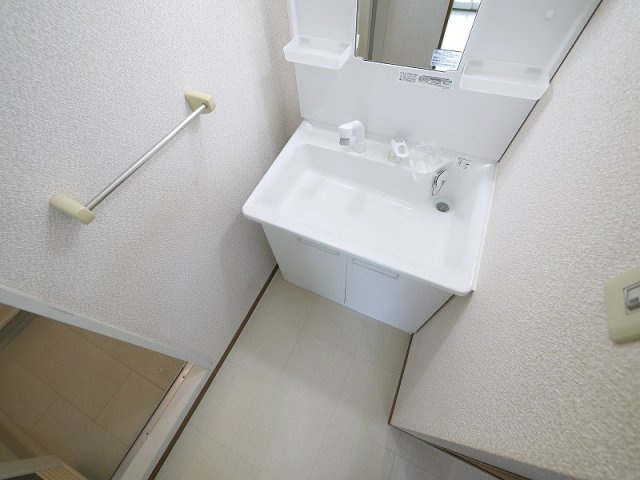 サニーコートB（杏町）の洗面所|使いやすい洗面所です