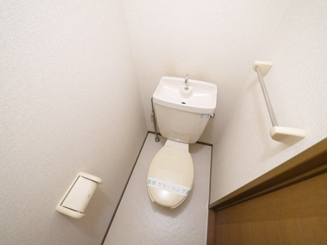 サニーコートB（杏町）のトイレ|ゆったりとした空間のトイレです
